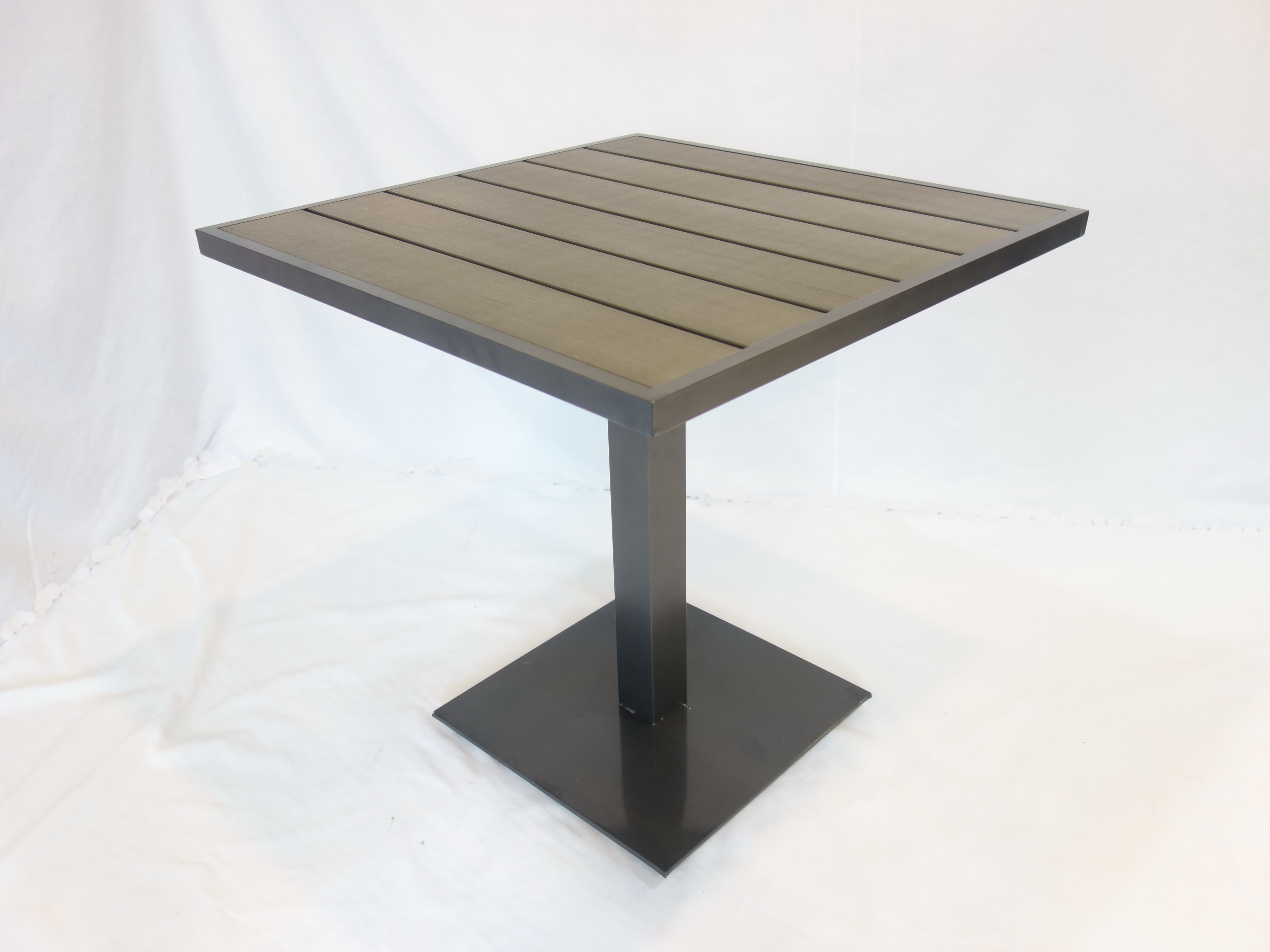 PT-070 73cm塑木小方桌